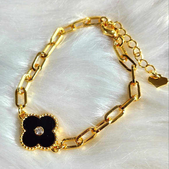 Jewelry - vca flower bracelet *new